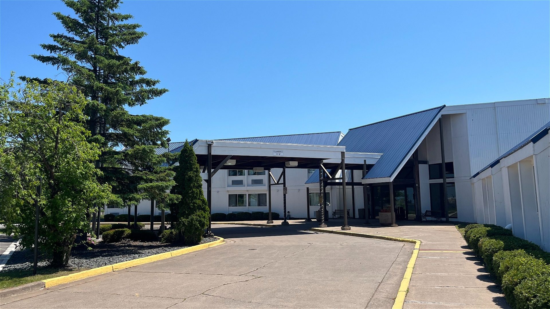 Barkers Island Inn Resort & Conference Center in Superior, United States